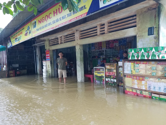Thừa Thiên Huế: 5 người mất tích, bị thương, 1.100 nhà dân bị ngập lụt - Ảnh 2
