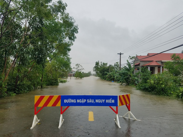 Thừa Thiên Huế: 5 người mất tích, bị thương, 1.100 nhà dân bị ngập lụt - Ảnh 3