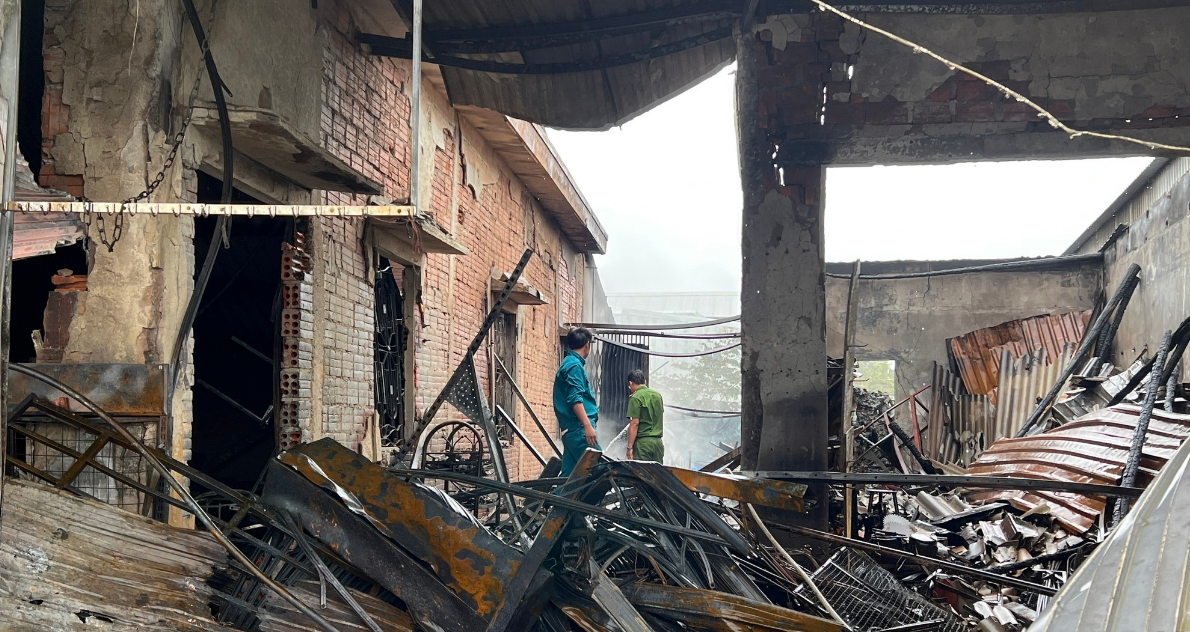 Thừa Thiên Huế: Cửa hàng cháy trong đêm, thiệt hại ước tính cả tỷ đồng - Ảnh 5
