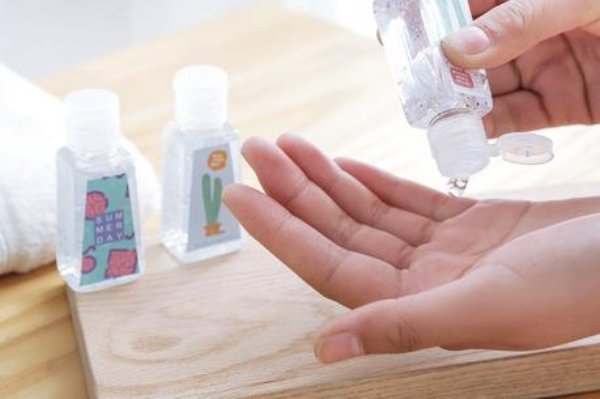 'Tá hoả' khi thấy bàn tay trở nên dễ bị tổn thương sau khi sử dụng nhiều nước rửa tay khô - Ảnh 3