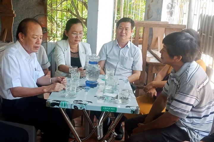 Vụ nữ sinh gặp nạn khi nhận giấy báo dự thi tốt nghiệp THPT: Giám đốc Bệnh viện Đa khoa Ninh Thuận trực tiếp đến xin lỗi gia đình, tiến hành hủy kết quả xét nghiệm - Ảnh 2