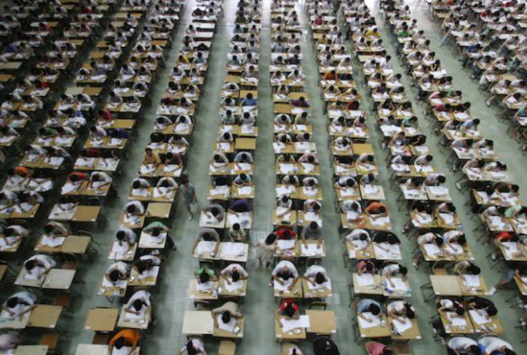 Gần 13 triệu học sinh Trung Quốc bước vào kỳ thi đại học khốc liệt nhất thế giới - Ảnh 2