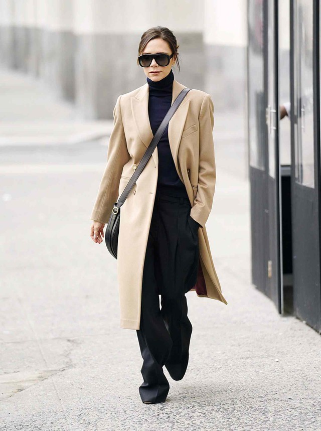 Tham khảo Victoria Beckham 10 cách mặc trang phục màu đen sang trọng, tôn dáng tối ưu - Ảnh 3