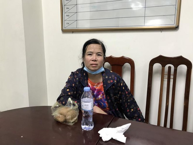 Đám tang nữ chủ shop bị sát hại ở Bắc Giang: Mẹ ruột bay vội về gặp con lần cuối, ngất lịm bên linh cữu - Ảnh 2