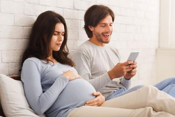 Vì sao chồng dễ ngoại tình từ khi vợ mang thai và sinh con? - Ảnh 1