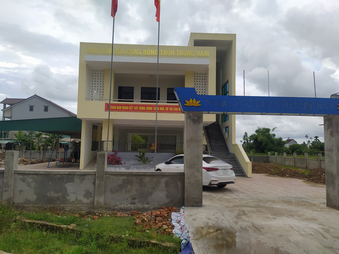 Nhà tránh lũ do ca sĩ Thủy Tiên tài trợ ở Hà Tĩnh: 1 huyện 'bù' thêm 1,6 tỷ khi xây 2 căn - Ảnh 5