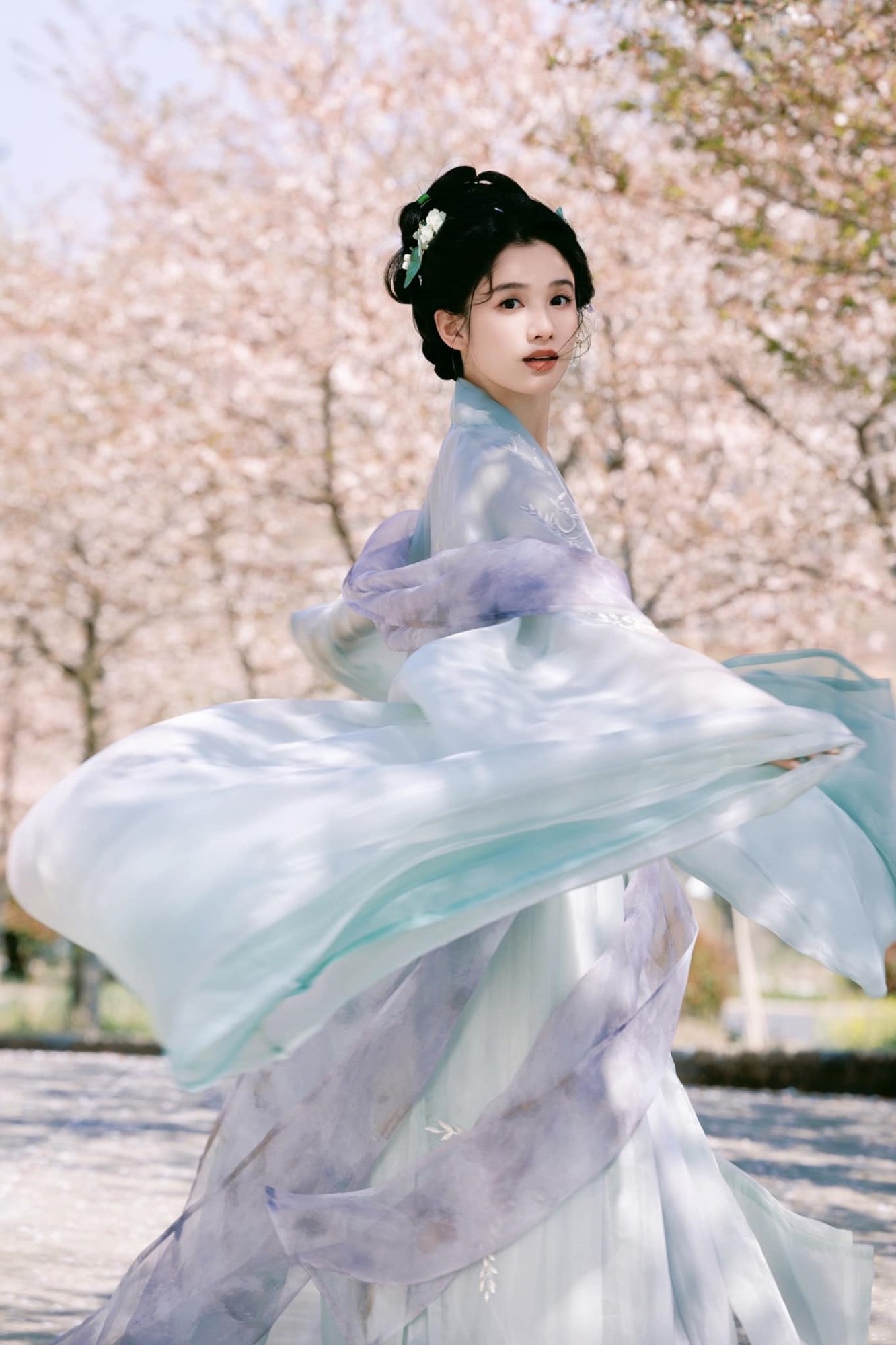 'Con gái cưng của Châu Tấn' Trương Tịnh Nghi 'gây bão' với bộ ảnh mỹ nhân cổ trang  - Ảnh 6