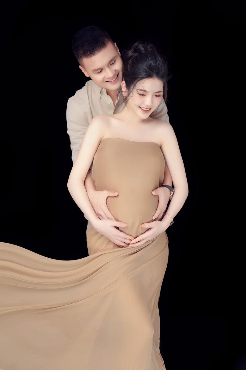 'Bà xã cầu thủ Quang Hải' Chu Thanh Huyền đăng loạt ảnh 'mẹ rồng – con rồng', bụng tròn căng không 1 vết rạn - Ảnh 8