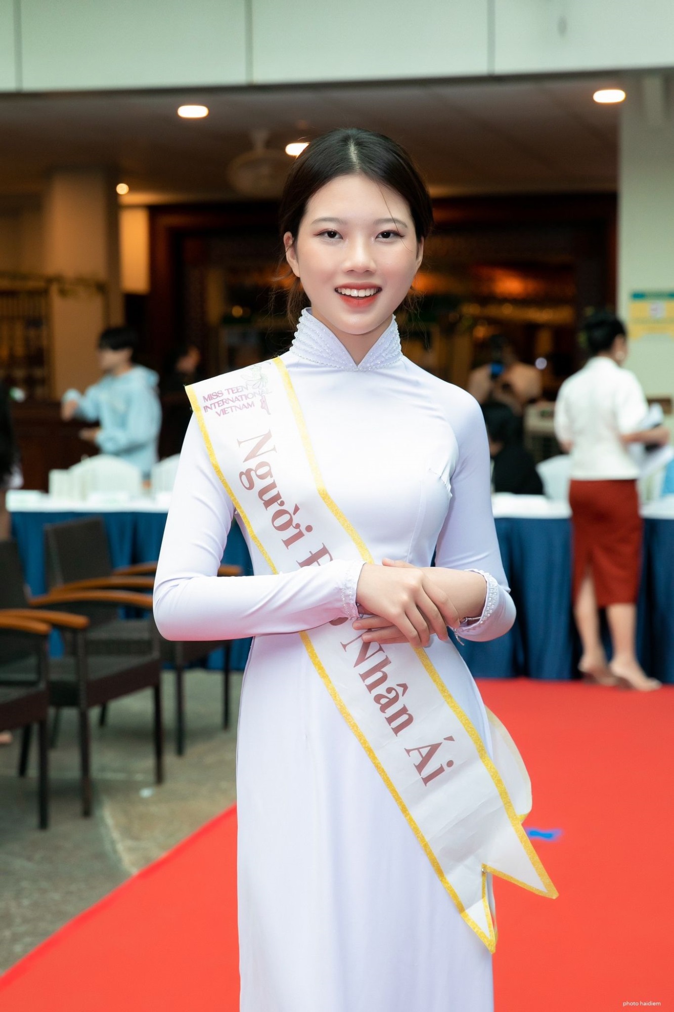 Nữ sinh 17 tuổi được gọi là 'nàng thơ' mới nổi trong làng thời trang Việt  - Ảnh 2