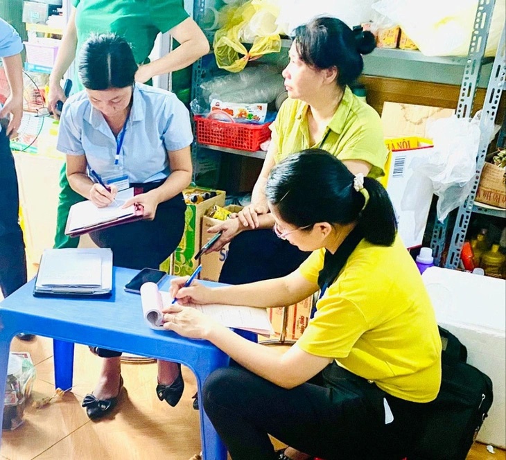Lào Cai: Lớp học có 5 em học sinh ngộ độc nghi do trà sữa tự pha - Ảnh 2