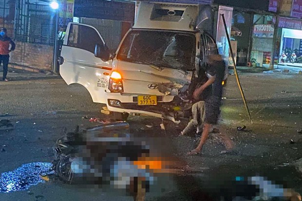 Va chạm giữa xe ôtô tải và xe máy ở Đồng Nai: 3 người tử vong, 1 người thương nặng - Ảnh 2