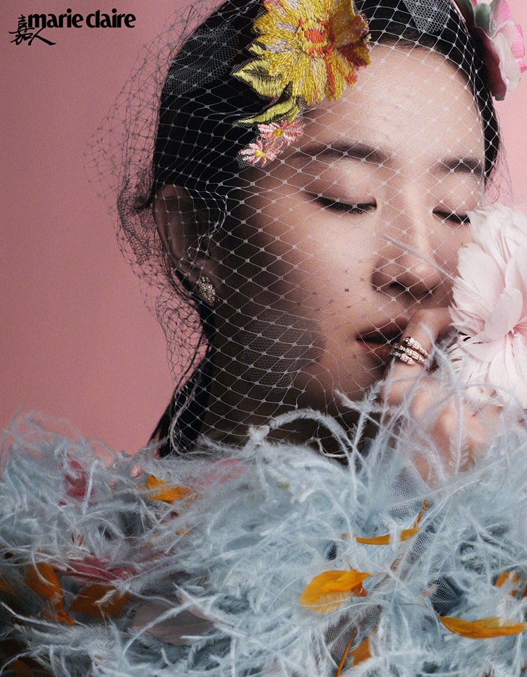 Lưu Diệc Phi hóa nàng thơ trong bộ ảnh ngập tràn sắc hoa của tạp chí Marie Claire số mới nhất - Ảnh 3