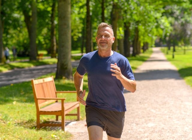 Thói quen chạy hàng ngày ảnh hưởng gì đến cơ thể bạn sau 50 tuổi? - Ảnh 3