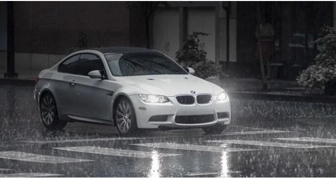 Làm gì để hạn chế tác hại của nước mưa khi để ô tô ngoài trời? - Ảnh 1