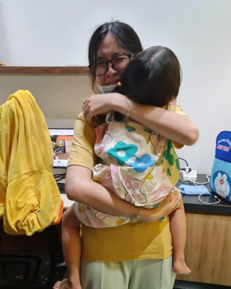 Người thân của bé gái 3 tuổi ở Long An bị bắt cóc vẫn chưa hết bàng hoàng: Nghi phạm và cha của bé chơi thân từ rất lâu - Ảnh 1