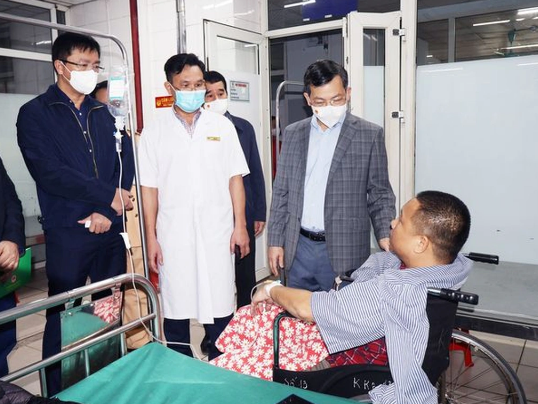 Tình trạng sức khỏe của các nạn nhân sống sót trong vụ tai nạn xe khách nghiêm trọng ở Tuyên Quang - Ảnh 2
