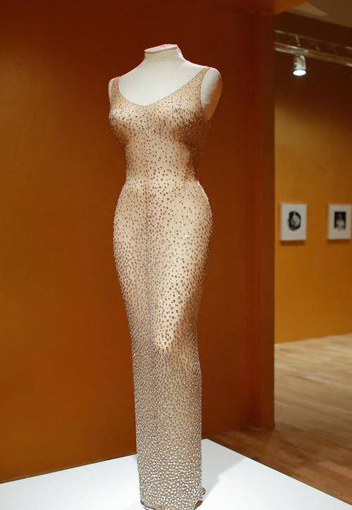 Kim Kardashian tiết lộ cô đã giảm hơn 7kg trong ba tuần để mặc vừa chiếc váy Marilyn Monroe - Ảnh 2