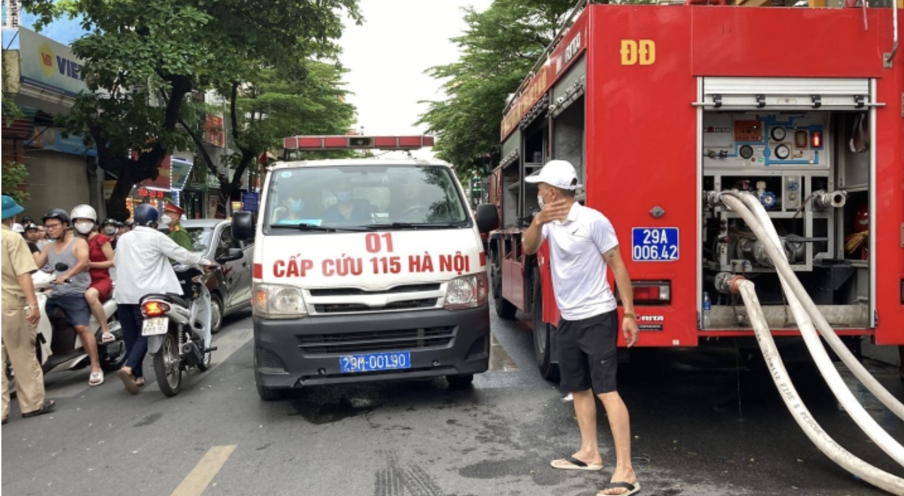 Vụ cháy nhà lúc sáng sớm ở Hà Nội: 3 người tử vong, Chủ tịch Hà Nội chỉ đạo khẩn - Ảnh 3