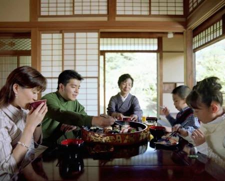 4 thói quen ăn uống của người Nhật giúp kéo dài tuổi thọ, người Việt toàn làm ngược lại - Ảnh 2