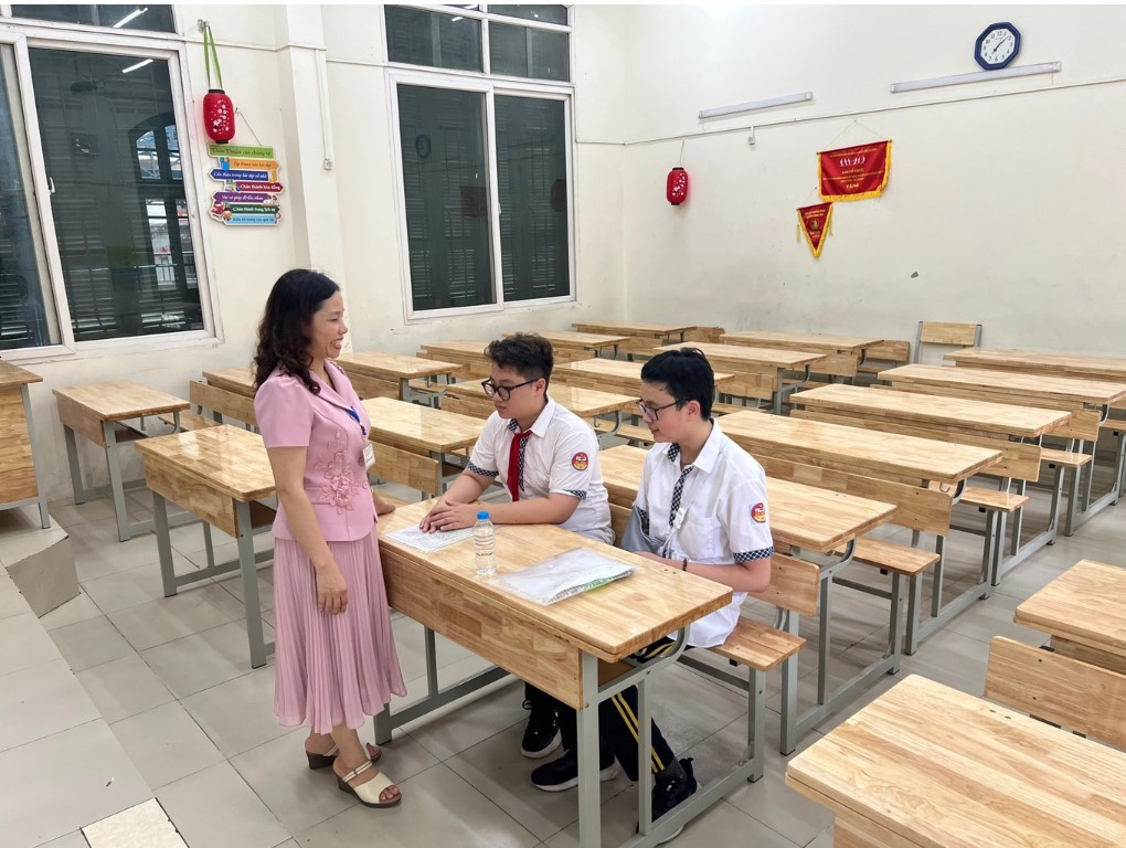 Nghị lực của các thí sinh 'đặc biệt' vào lớp 10 ở Hà Nội: Người nén đau dự thi, người được bố trí học sinh khác chép bài hộ - Ảnh 5