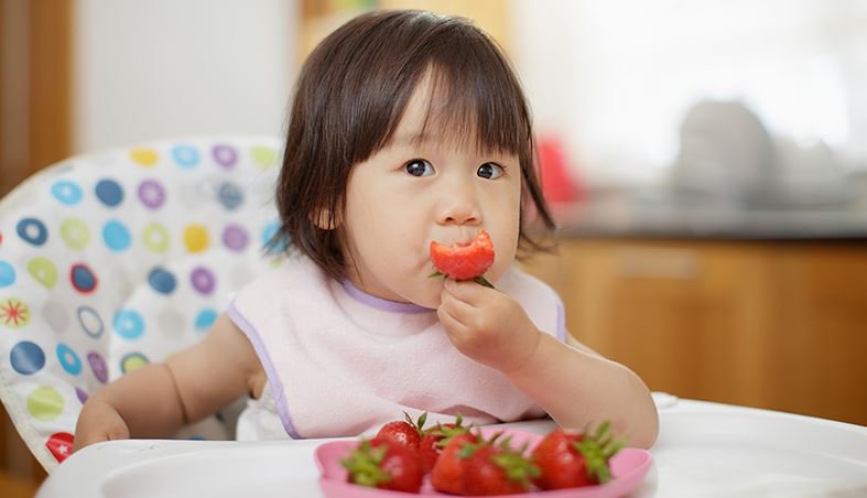 Tuyệt chiêu để trẻ thích ăn trái cây và rau củ, 10 mẹ áp dụng thì 9 mẹ thành công - Ảnh 1