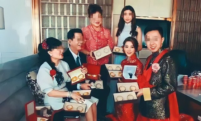 Loạt ảnh cưới hiếm của cố người mẫu Thái Thiên Phượng khi kết hôn với người chồng thứ hai - Ảnh 2