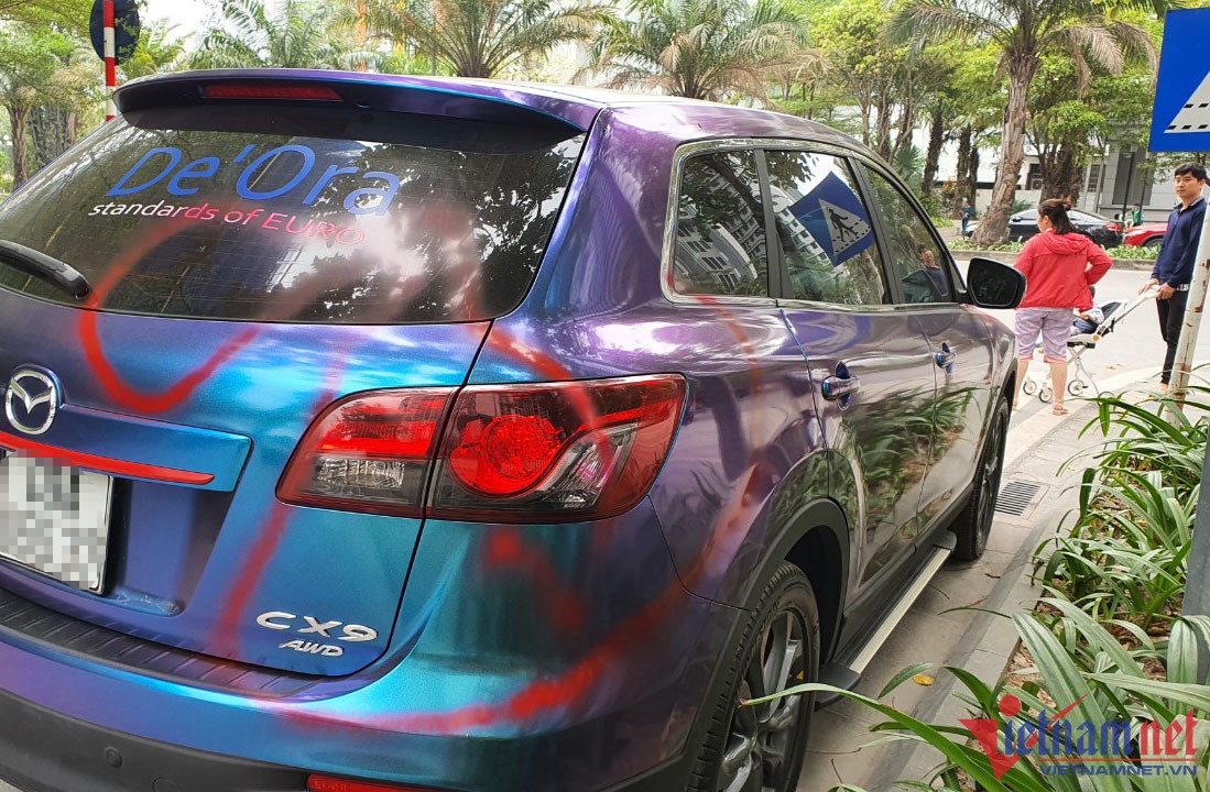 Hà Nội: Hàng loạt xe ô tô bị xịt sơn gây bức xúc, công an điều tra nguyên nhân ban đầu - Ảnh 2