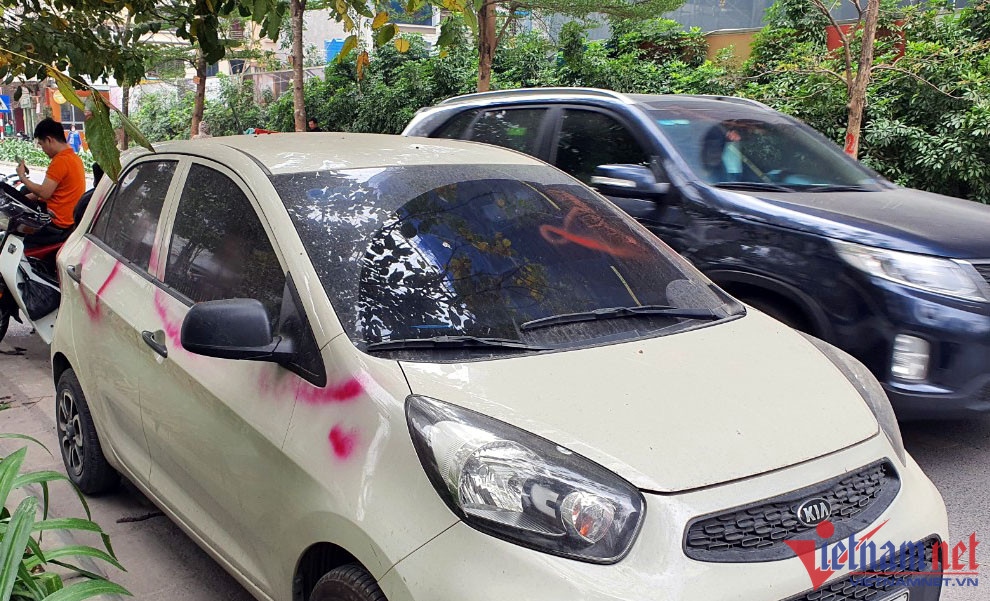 Hà Nội: Hàng loạt xe ô tô bị xịt sơn gây bức xúc, công an điều tra nguyên nhân ban đầu - Ảnh 3