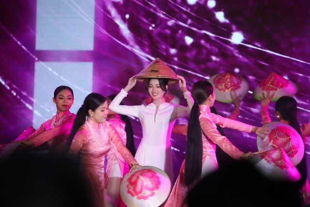 Phương Nhi chính thức trở thành Miss International Vietnam 2023: Dàn mỹ nhân đến ủng hộ, Thảo Nhi Lê xuất hiện gây sốt - Ảnh 14
