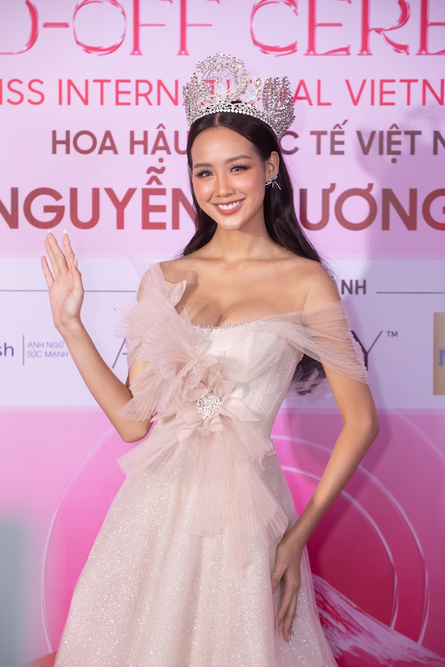 Phương Nhi chính thức trở thành Miss International Vietnam 2023: Dàn mỹ nhân đến ủng hộ, Thảo Nhi Lê xuất hiện gây sốt - Ảnh 9