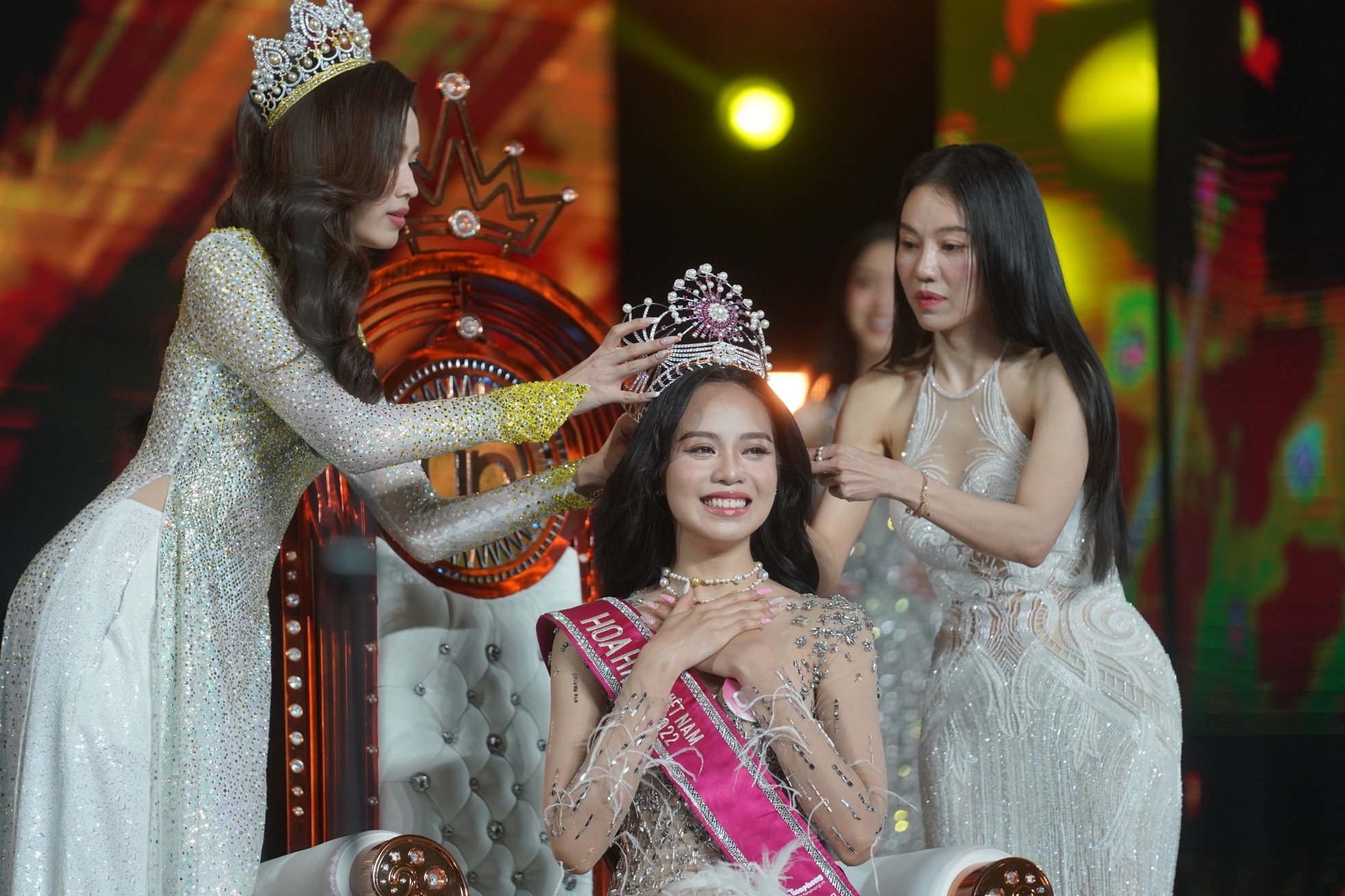 Hoa hậu Huỳnh Thị Thanh Thủy trải lòng về những tranh cãi sau đăng quang - Ảnh 1