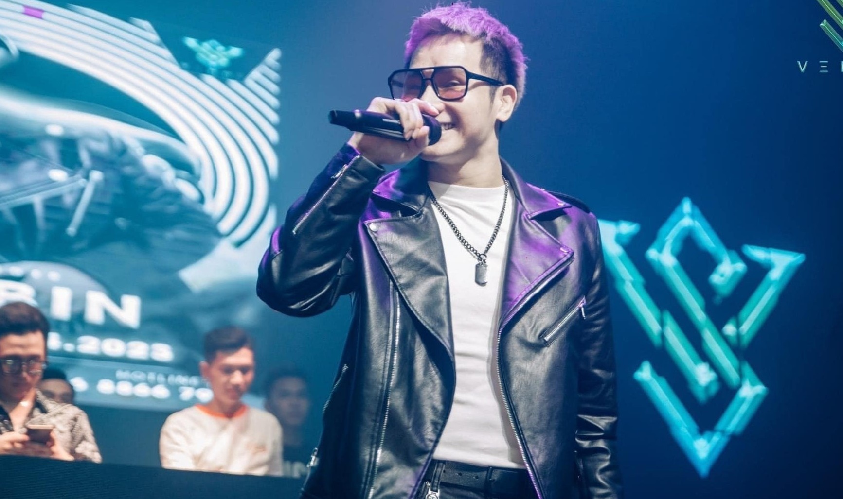 Ca sĩ Chu Bin bị loại khỏi đêm nhạc vì vướng ồn ào tình ái, động thái mạnh của BTC - Ảnh 1