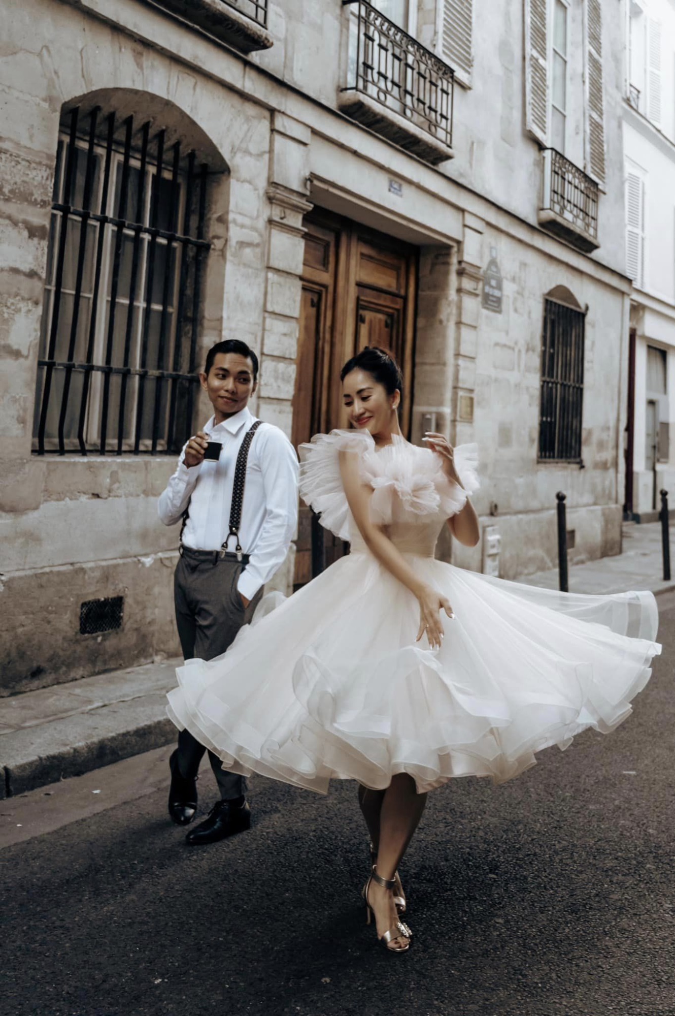 Phan Hiển và Khánh Thi tái hiện chuyện tình yêu gắn liền với nhảy múa trong bộ ảnh cưới chụp ở Pháp - Ảnh 3