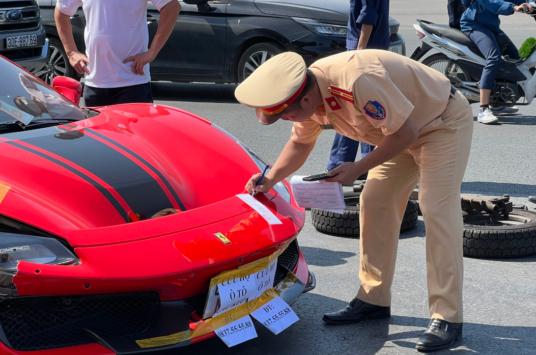 Tài xế siêu xe Ferrari 488 tông chết người đã ra đầu thú: Khai nhận lý do rời khỏi hiện trường sau tai nạn - Ảnh 1