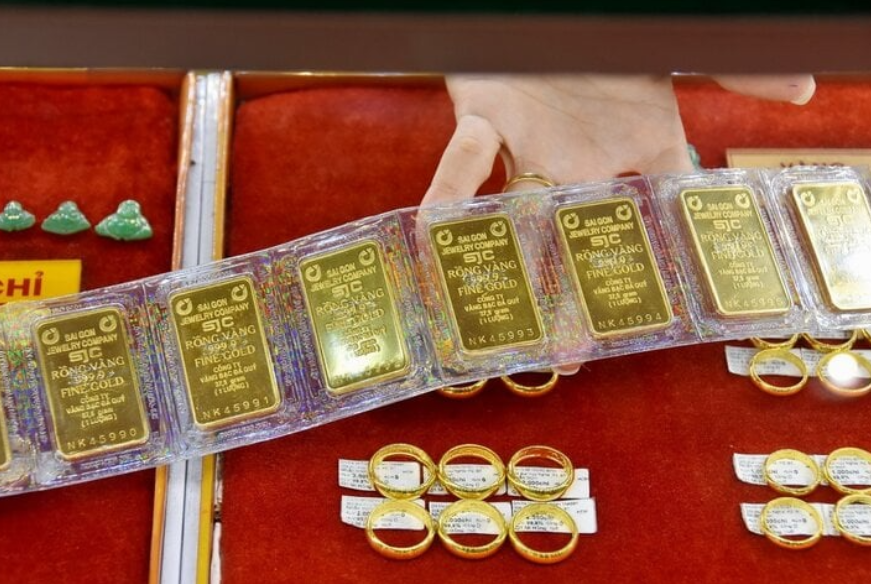 Giá vàng ngày 1/1/2024: Vàng trong nước hiện giao dịch ở mức 74 triệu đồng/lượng - Ảnh 1