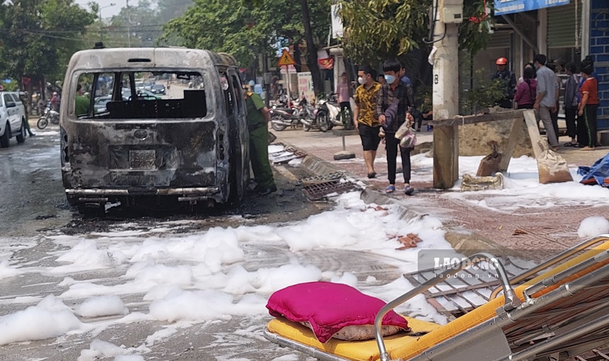 Vụ xe cấp cứu bị cháy rụi ở Điện Biên: Nạn nhân bị bỏng trên 40% là sản phụ câm điếc bẩm sinh - Ảnh 2