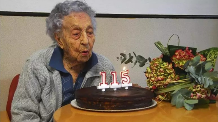 Cụ bà 116 tuổi, trí nhớ cực minh mẫn: “Chìa khóa trường thọ” chỉ nhờ 2 bí quyết đơn giản này - Ảnh 4