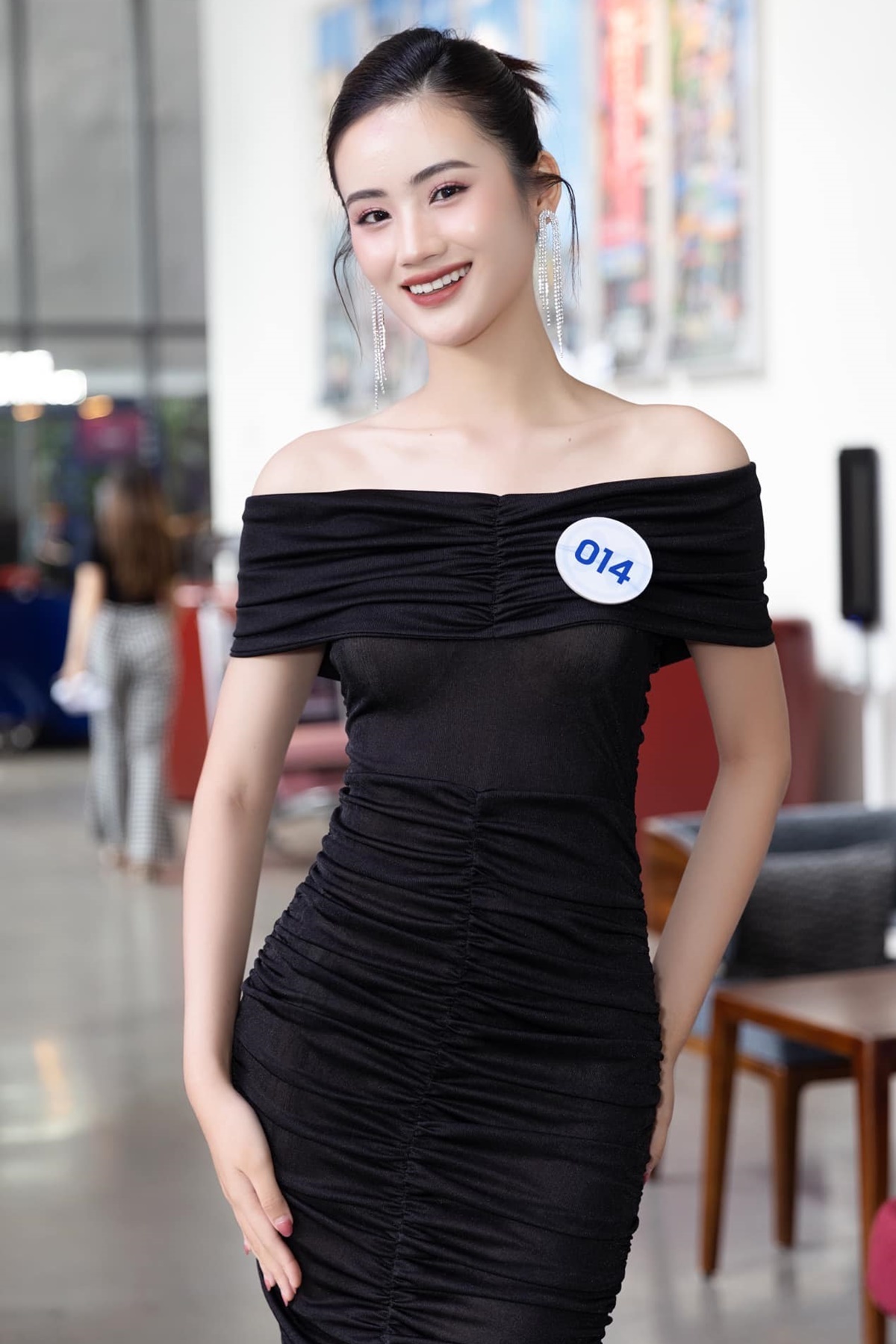 Chủ tịch Hội Nhà văn Việt Nam nhận xét Hoa hậu Ý Nhi: 'Cô chỉ là người chưa được dạy dỗ kỹ lưỡng mà thôi' - Ảnh 5