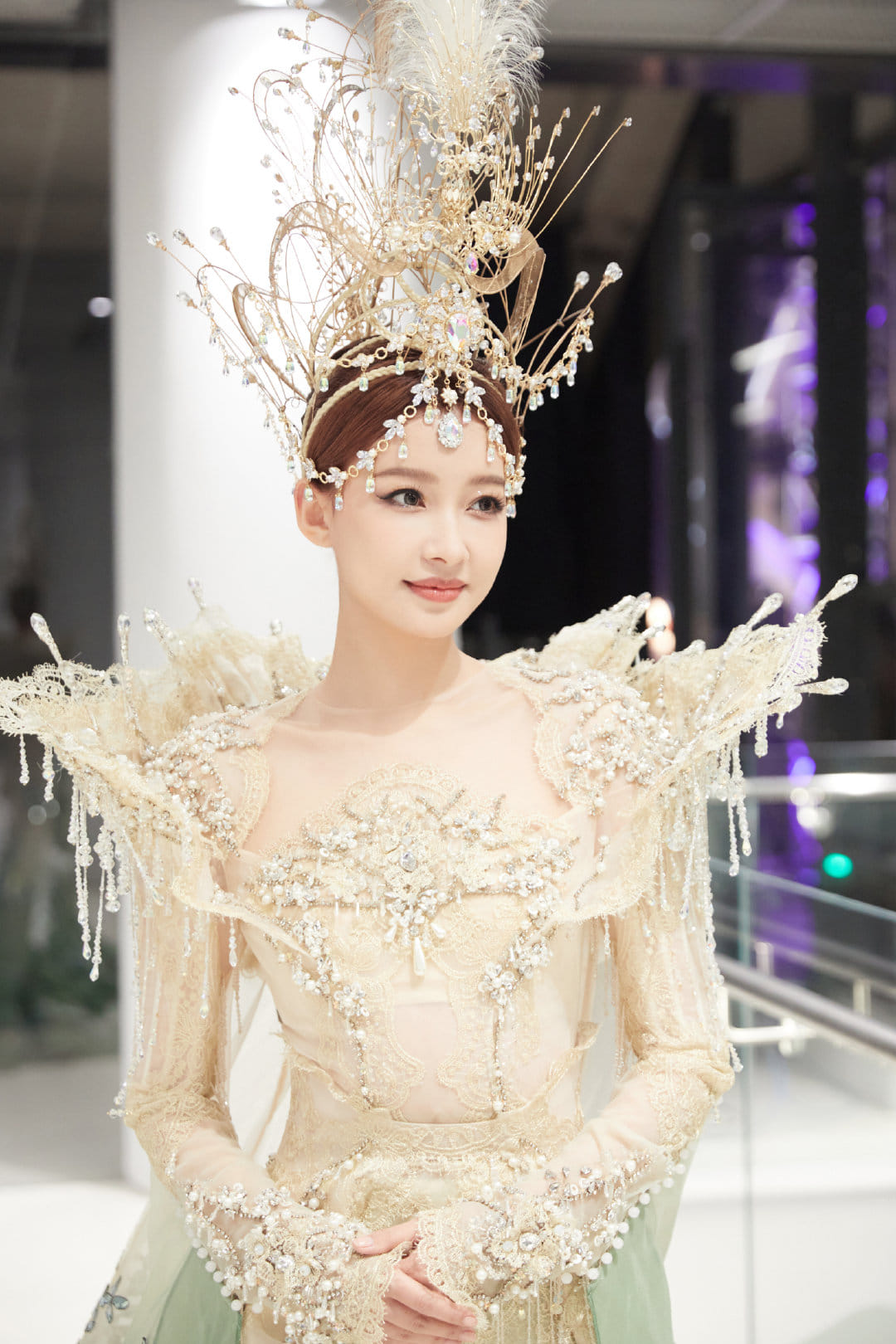 Cận cảnh trang phục trình diễn của Tôn Di tại lễ khai mạc Kim Ưng năm 2022 - Ảnh 7