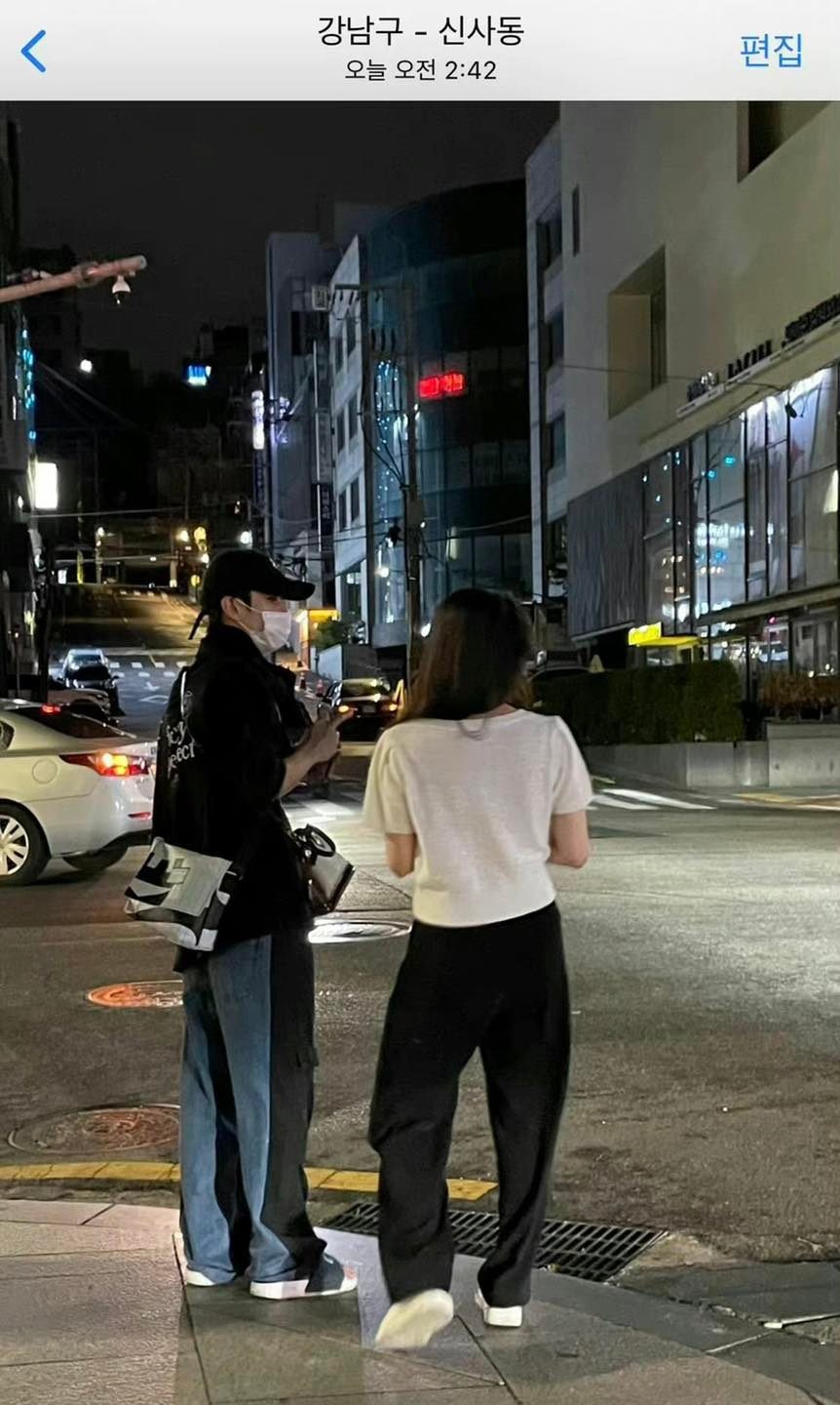 Kim Dong Hyun (AB6IX) bị tung ảnh thân mật với gái lạ trên đường ngay sau buổi fan meeting của nhóm - Ảnh 1