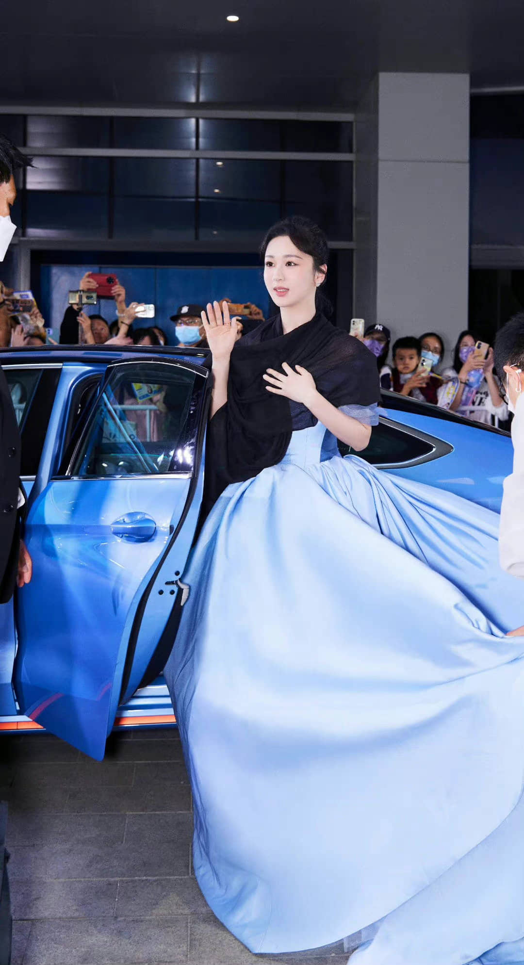 Dương Tử xuất hiện như 'công chúa Lọ Lem' trong một sự kiện, các netizen 'mê mẩn' vì mỹ nhân sở hữu điều này? - Ảnh 4