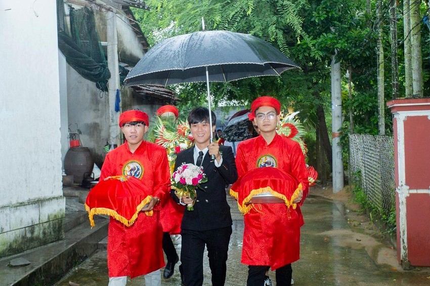 Cô dâu chú rể ở Quảng Ngãi tất bật 'cưới nhanh tránh bão'  - Ảnh 7