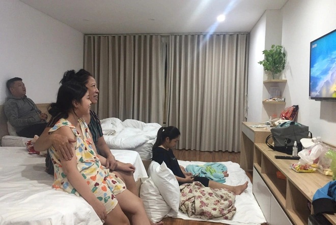 Những du khách kể lại hành trình mắc kẹt ở Đà Nẵng đợi bão tan trong khách sạn: lo lắng nhưng cũng ấm lòng  - Ảnh 5