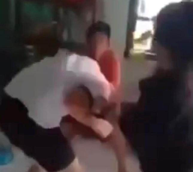 Thương tâm nữ sinh lớp 7 bị đánh hội đồng và quay clip ở Bình Thuận - Ảnh 1