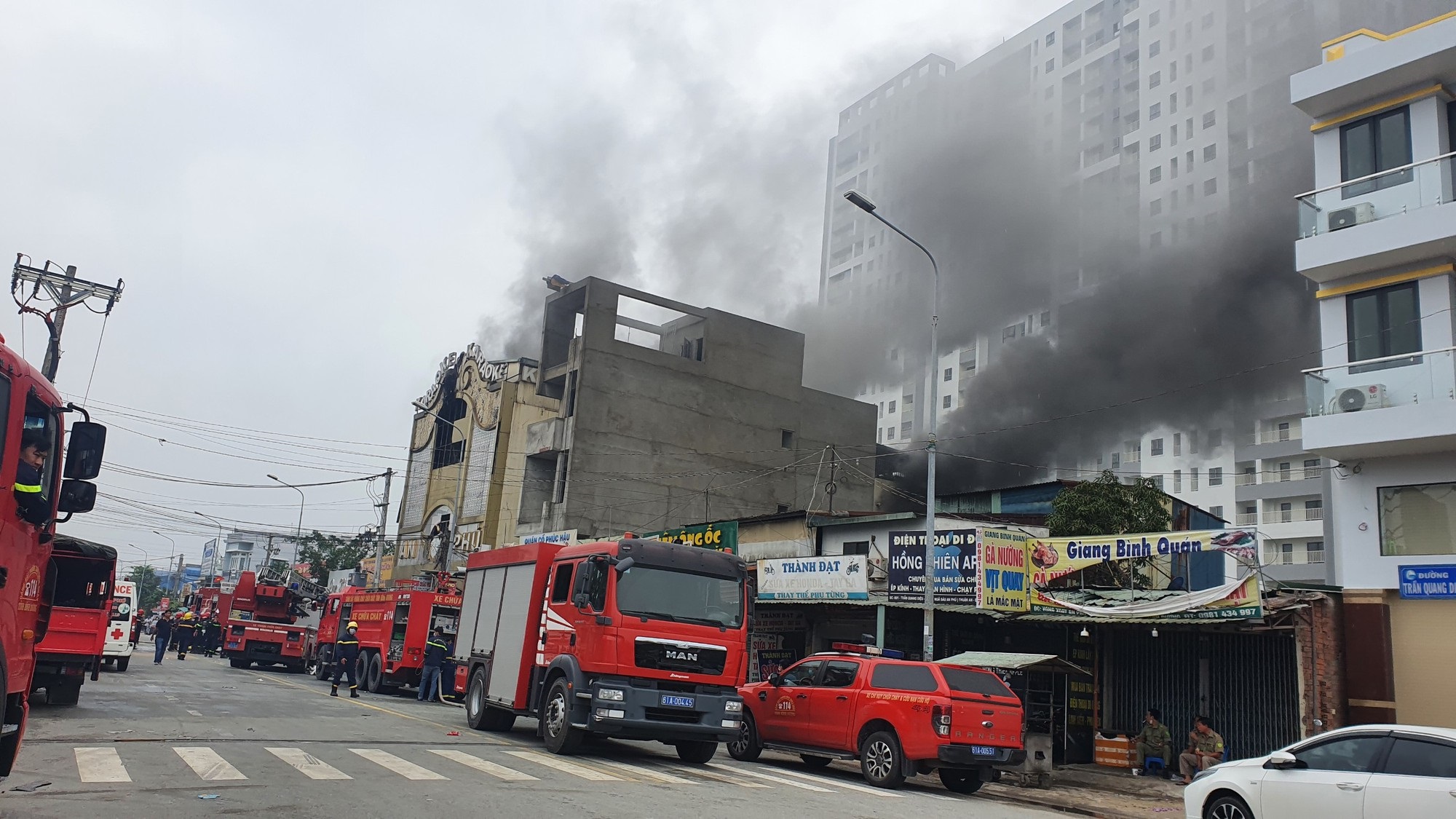 Thông tin MỚI vụ cháy quán karaoke ở Bình Dương: Đã xác định hết danh tính của 32 nạn nhân  - Ảnh 2