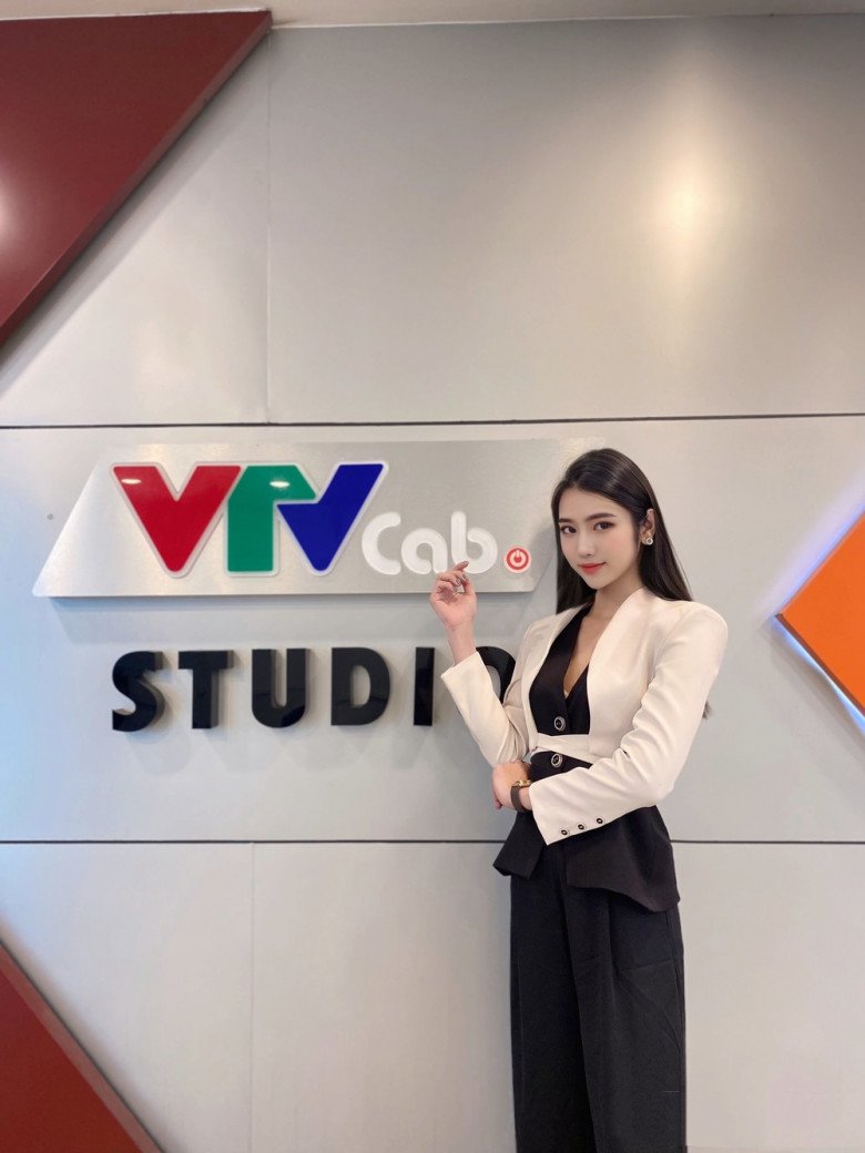 Profile 'khủng' của nữ MC VTVCab ghi danh tại Hoa hậu Chuyển giới Việt Nam 2023 - Ảnh 1