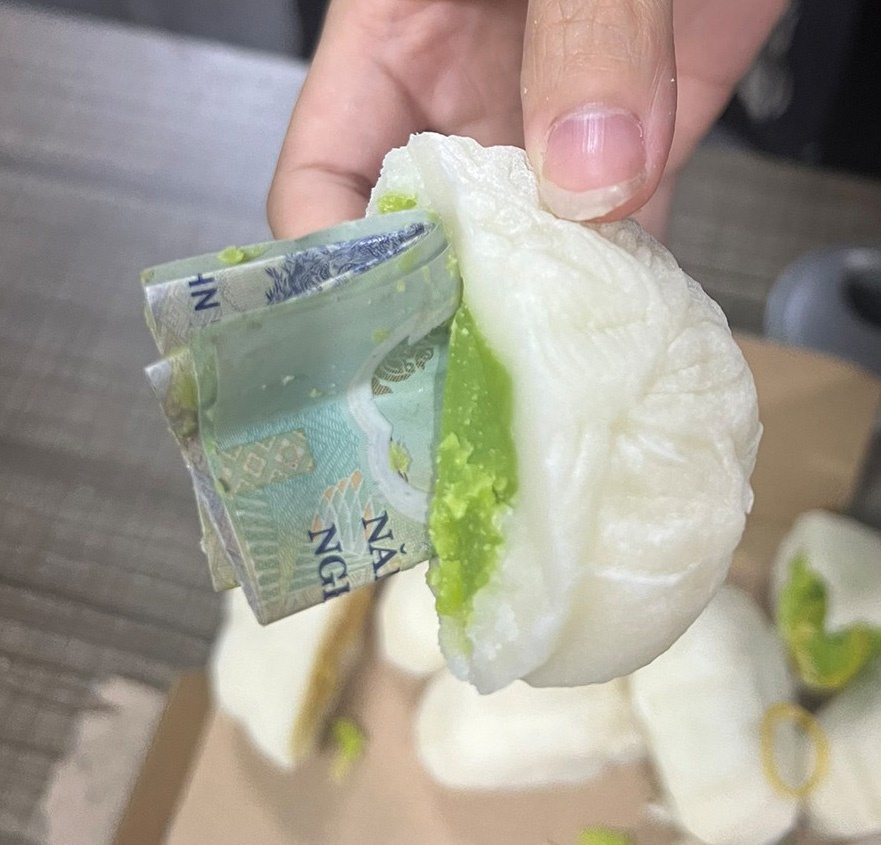 HOT: Xuất hiện loại bánh trung thu nhân lạ có 'một không hai' ở Việt Nam  - Ảnh 2