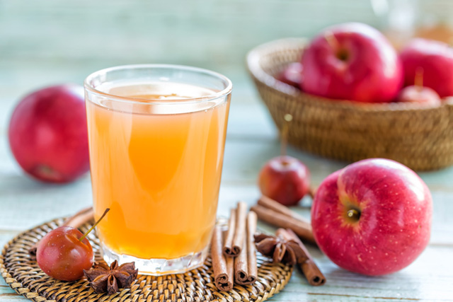 Nước trái cây tuy rất tốt cho cơ thể, nhưng hãy tránh uống khi một số triệu chứng sau xuất hiện - Ảnh 1