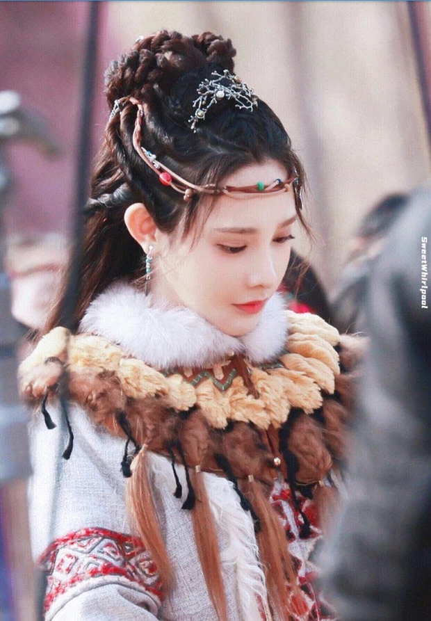 Bành Tiểu Nhiễm xuất hiện tuyệt đẹp như 'tiên nữ giáng trần' trong tạo hình phim mới, nhưng sao netizen lại liên tục la ó ? - Ảnh 2