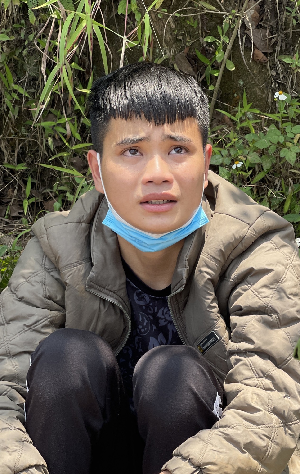 Lời khai của nghi phạm sát hại nam sinh lớp 8 ở Sơn La: Hết tiền 'mua thuốc', lang thang trên đường tìm kiếm nạn nhân  - Ảnh 2